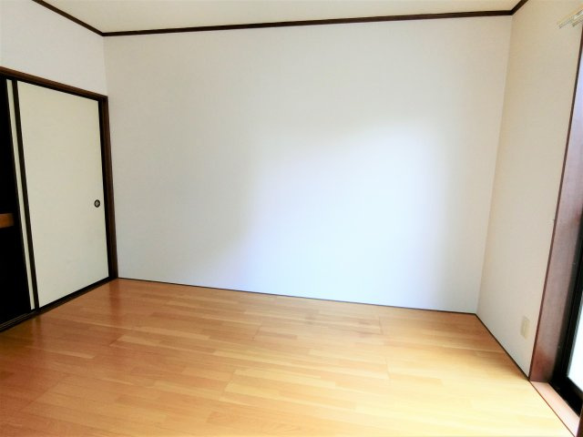 鷲巣ドリームハイツの洋室