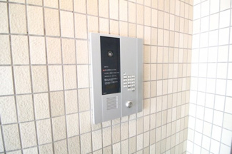 【エントランス】 | セキュリティー面でも安心のオートロックを完備♪