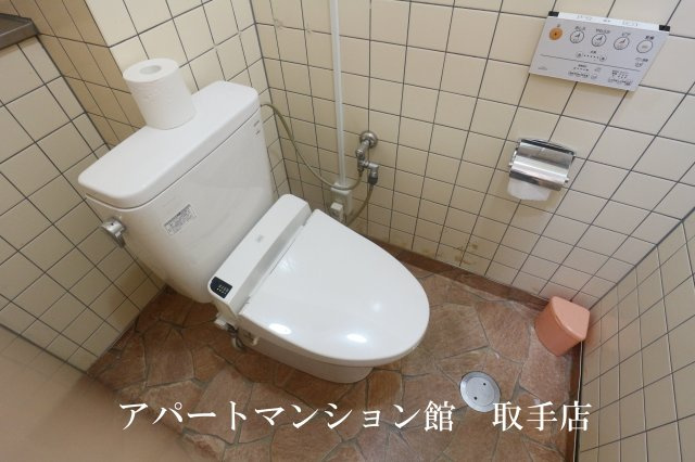 山中屋本店ビルのトイレ
