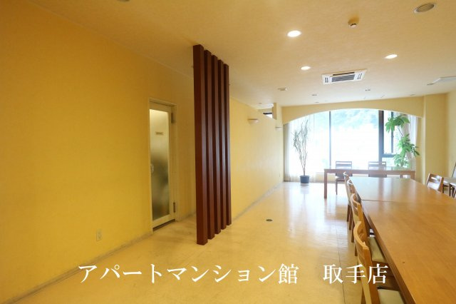 山中屋本店ビルの内装
