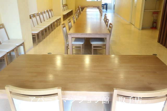 山中屋本店ビルの内装