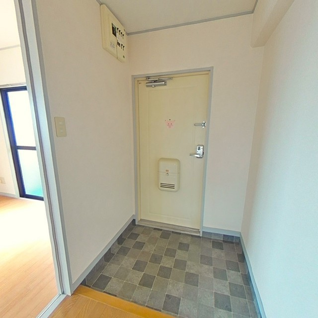 ラカーサ　アルタの玄関
