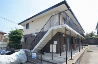 【外観】 | 積水ハウス施工の賃貸住宅シャーメゾン♪ブルーライン「仲町台」駅より徒歩圏内！コンビニが近くて便利な住環境です☆通勤通学はもちろん、お買い物やお出かけにもGood☆