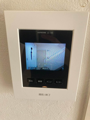【セキュリティ】 | パレス大倉山 | 防犯対策に有効なカメラ付きインターホン！録画機能が付いているので留守中の訪問者まで確認できます♪