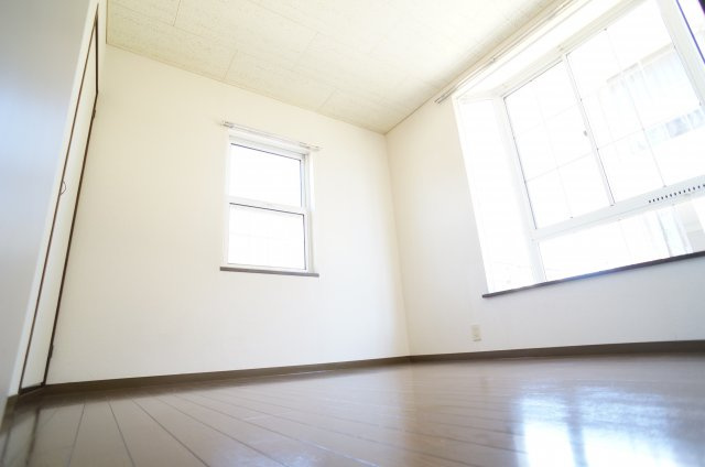 ガーデンヒルB棟の寝室