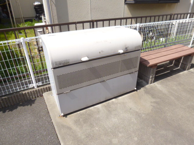 ファミール山手のその他共用部分|敷地内専用ゴミステーション