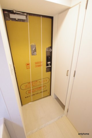 エスリード新大阪ザ・マーク 仲介手数料無料の玄関