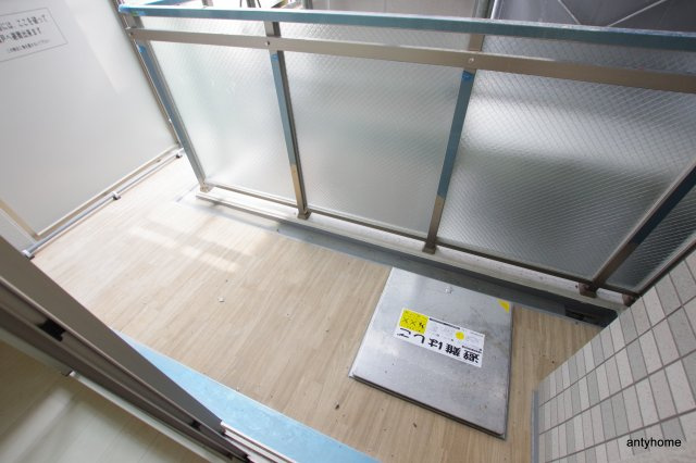 エスリード新大阪ザ・マーク 仲介手数料無料のバルコニー