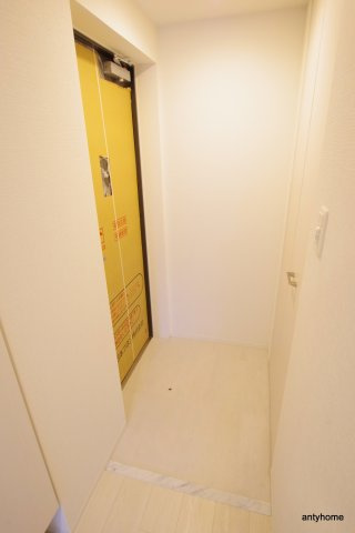エスリード新大阪ザ・マーク 仲介手数料無料の玄関
