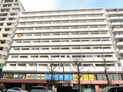 【外観】 | 長者町ビジネスマンション | 「伊勢佐木長者町」駅徒歩5分と好立地！駅近ならではの便利な住環境も魅力的です。
空室につき即入居可能です。