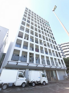 【外観】 | 5階部分・角部屋につき風通し良好です。
大通りと反対側のため騒音はあまりございません♪