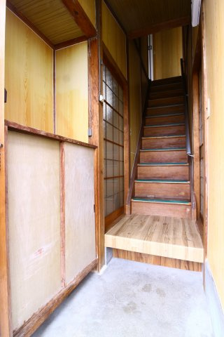 東垂水２丁目戸建の玄関