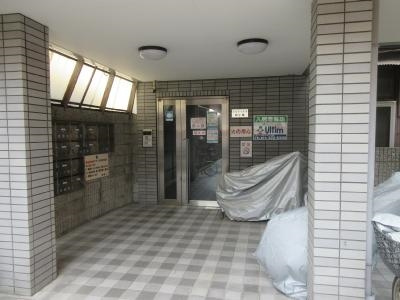 アルティスタ姉小路のエントランス