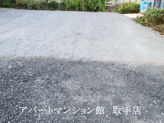 ルピナスの駐車場