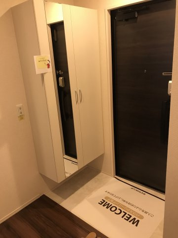 イグレット 2番館の玄関