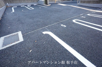 【駐車場】