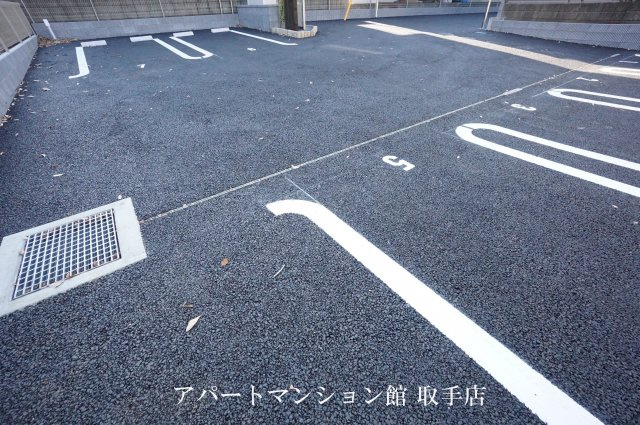 コリーナの駐車場