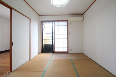 【寝室】 | ヴィラミツキ | 落ち着いた色調の寝室です