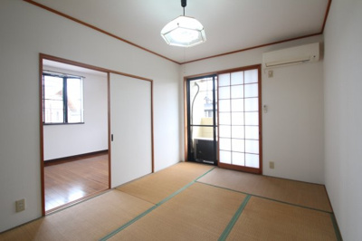 【寝室】 | ヴィラミツキ | 南西6帖の洋室です