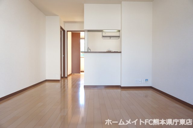上益城郡嘉島町大字鯰のアパートの居間・リビング