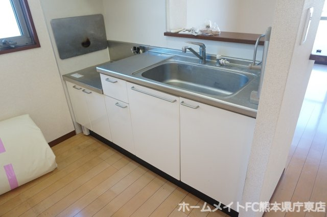 上益城郡嘉島町大字鯰のアパートのキッチン