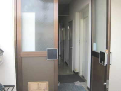【玄関】 | カド―ビル2Fテナント