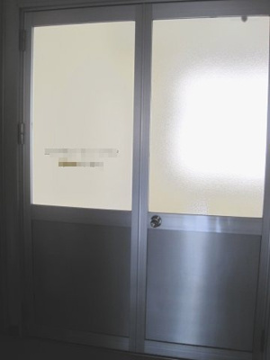 【エントランス】 | カド―ビル2Fテナント