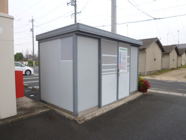 リビングタウン連島Ｄのその他共用部分|敷地内専用ゴミステーション