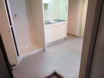 ドゥエル嵯峨の荘の内装|玄関から～