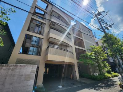 ドゥエル嵯峨の荘の外観