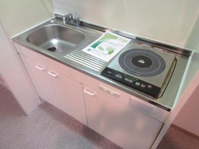 ドゥエル嵯峨の荘のキッチン|ＩＨ１口コンロ