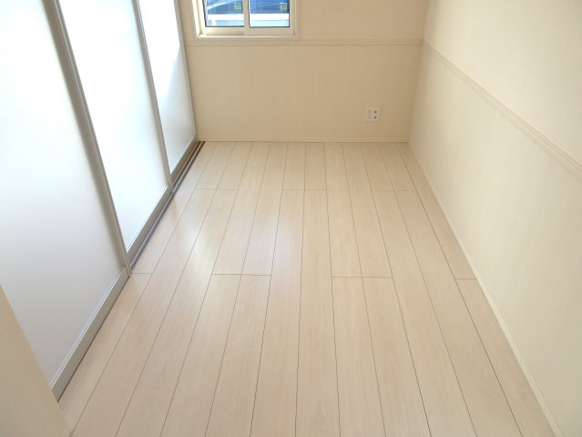 リヴエールMの洋室