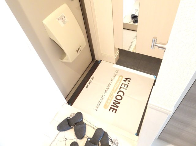 リヴエールMの玄関