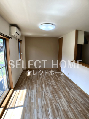 【居間・リビング】 | ヴィレッジゆたかⅣ | ゆったりとした居間です