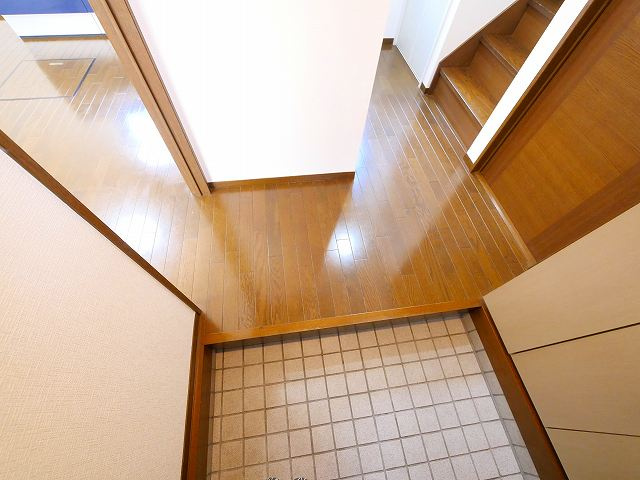 エモンド高の原の玄関