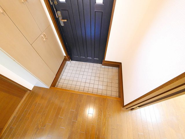 エモンド高の原の玄関