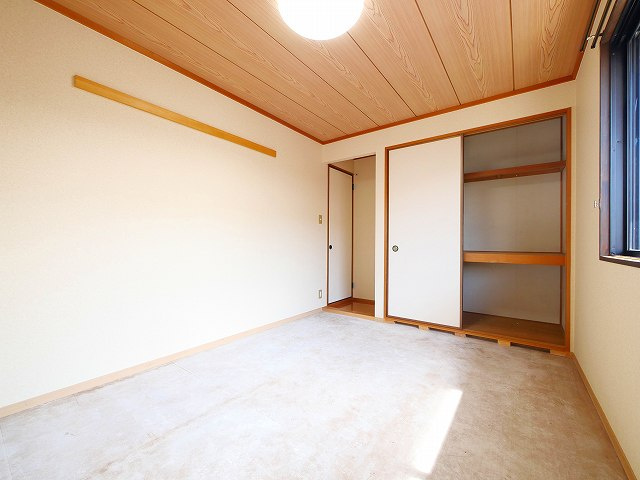 エモンド高の原の和室