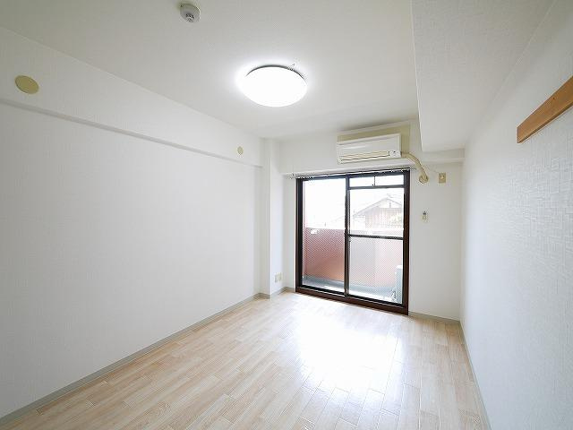 シティパレス富雄北の洋室|個人の部屋や寝室として使える洋室です