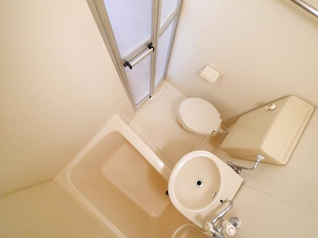 シティパレス富雄北の浴室|コンパクトで使いやすいお風呂です