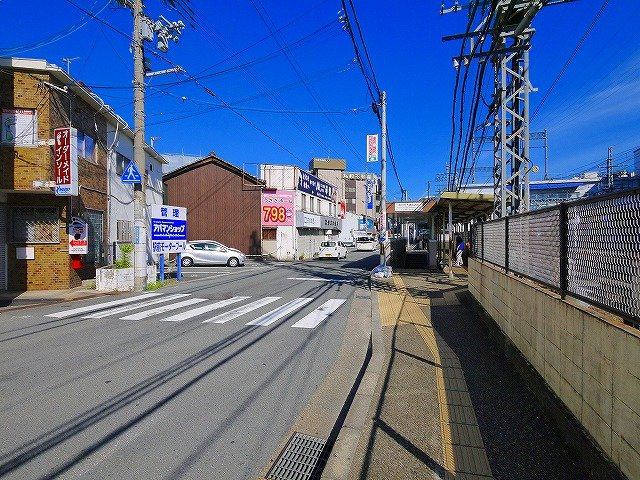 梅乃家ビルの駐車場