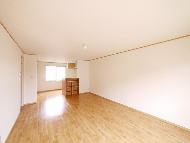 ログメントソファーB棟の居間・リビング|ゆったりとしたリビングです