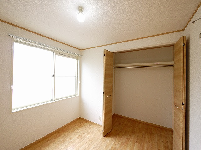 ログメントソファーB棟の洋室|ゆったりした洋室です