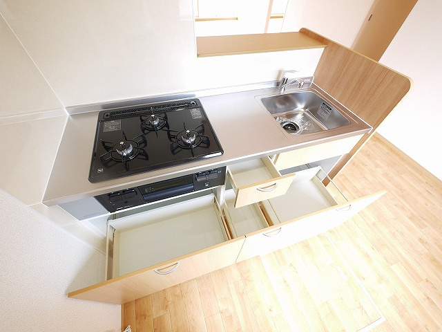 ログメントソファーB棟のキッチン|使いやすいキッチンです