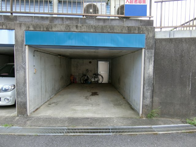冨士ハイツの駐車場