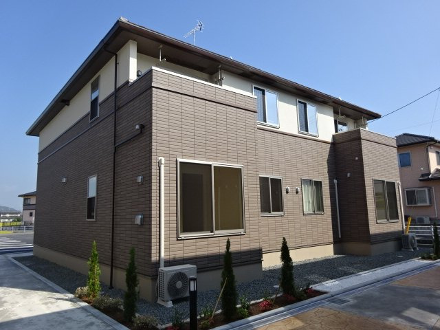 倉敷市真備町川辺のアパートの外観