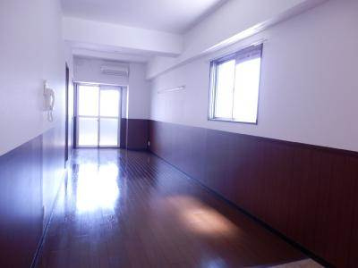 リンツ御池の居間・リビング|洋間