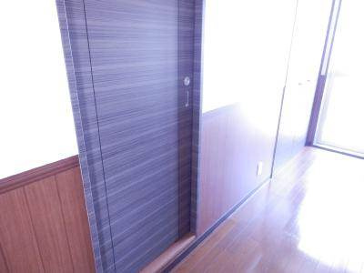 リンツ御池の寝室|仕切り扉