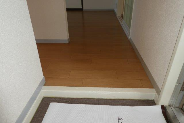 プレジール白楽Aの玄関