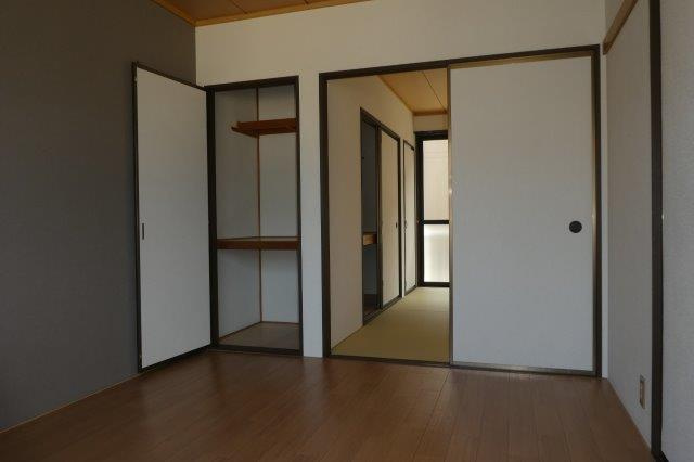 プレジール白楽Aの収納|洋室