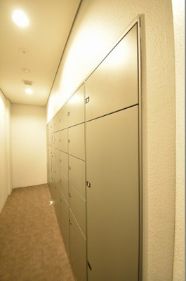 【その他共用部分】 | グレーシア横濱ベイ | 不在時にもお荷物が受け取れる宅配ボックスです。